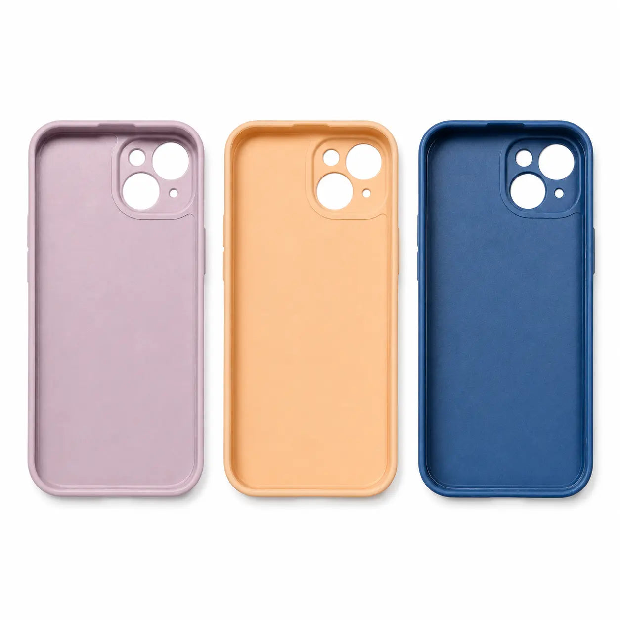 Tre silikone covers til iPhone i lilla, pink sand og blå vist samlet på hvid baggrund