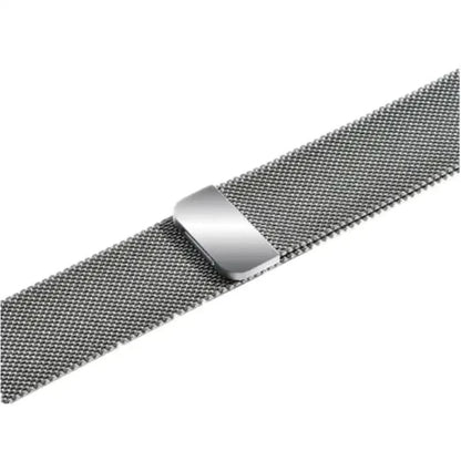 Detalje af sølv mesh stålrem til Apple Watch – fleksibel og elegant rem
